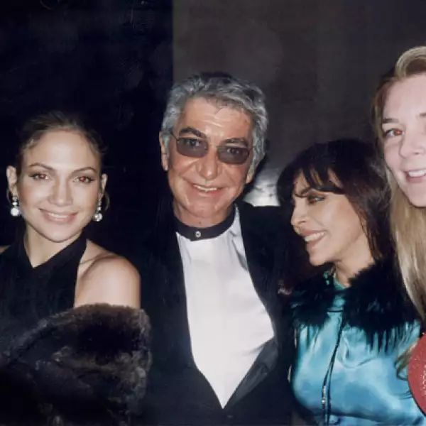 J. Lo, Roberto Cavalli y Verónica Castro se divirtieron juntos en la boda de Thalía y Tommy.