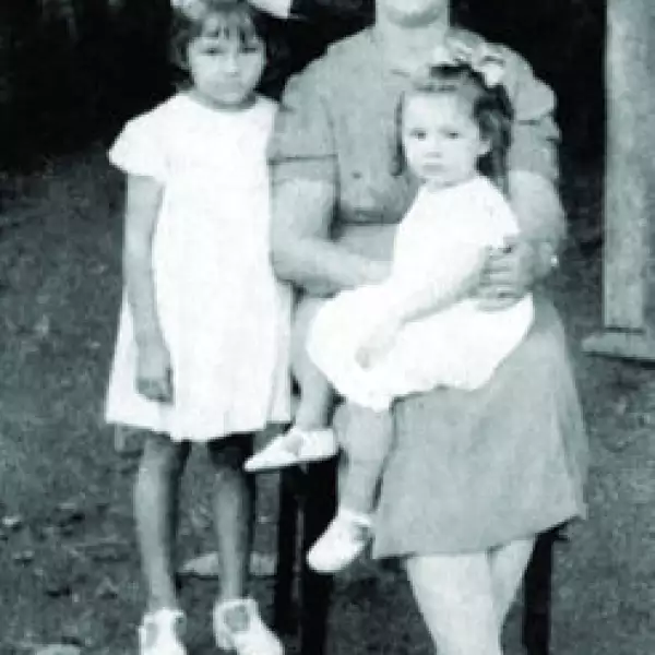 Lina Ruz, Emma Castro, Agustina Castro (hijas)