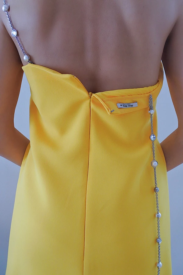 venus-vestido-amarillo-eiza-gonzalez-1