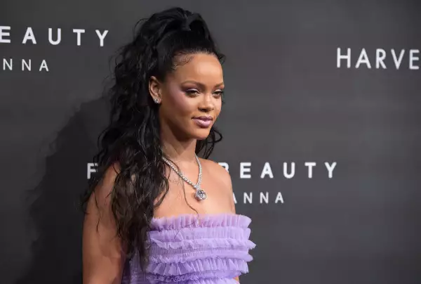 very-pery-maquillje-rihanna.jpg