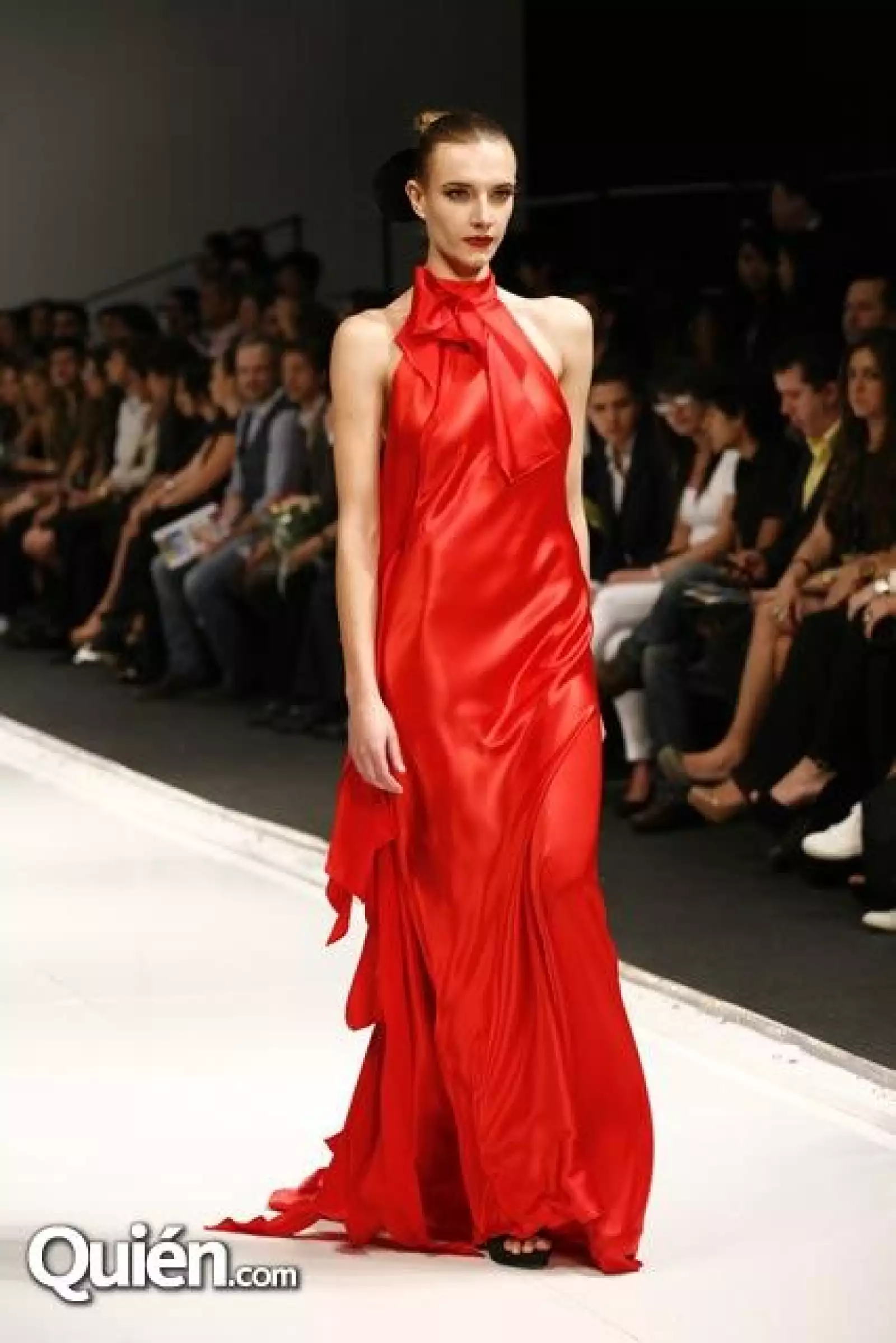 Pasarela de Mariana Luna