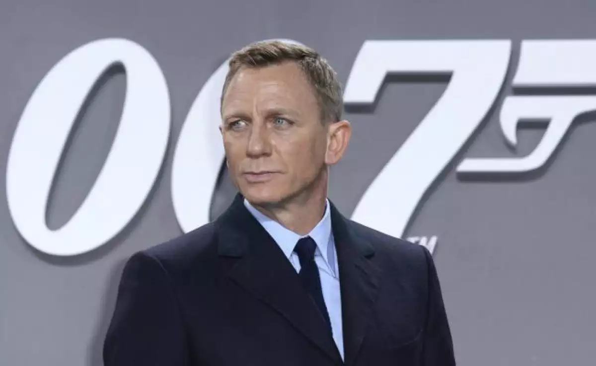 Daniel Craig