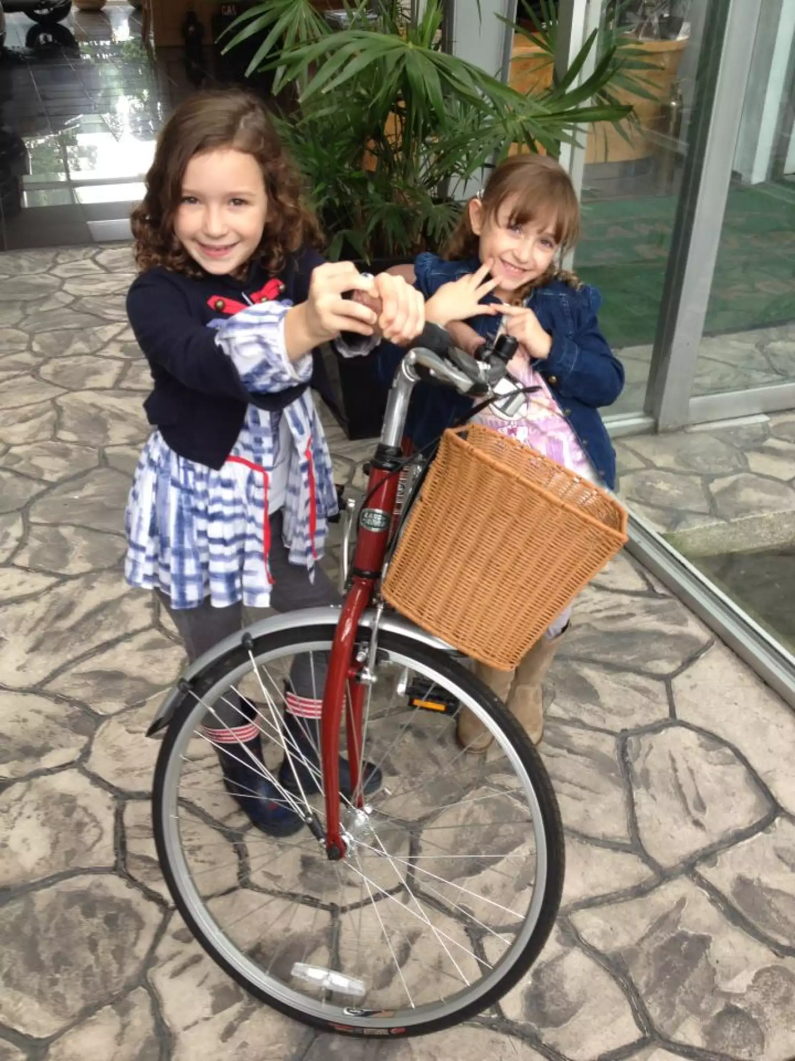 Mía es muy coqueta y le encanta posar para las cámaras.