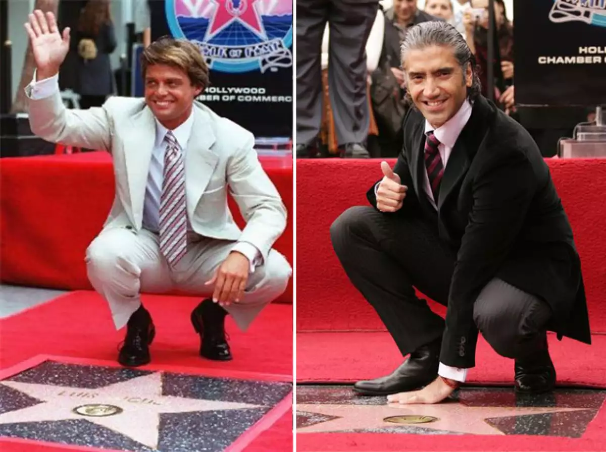 Luis Miguel y Alejandro Fernández con sus respectivas estrellas en el Paseo de la Fama en Hollywood.