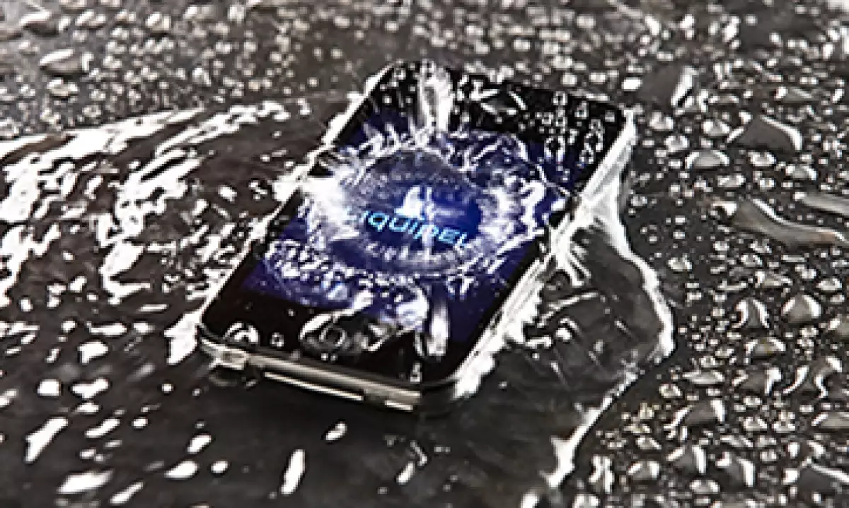 La empresa estadounidense Liquipel lanzó al mercado un producto con el mismo nombre, que blinda por medio de un nanorrecubrimiento a los teléfonos inteligentes para hacerlos resistentes al agua. (Foto: Cortesia de liquipel.com)
