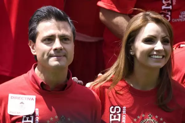 La pareja estuvo muy nerviosa durante el encuentro, pero finalmente terminaron felices por el triunfo del Toluca ante el Santos.