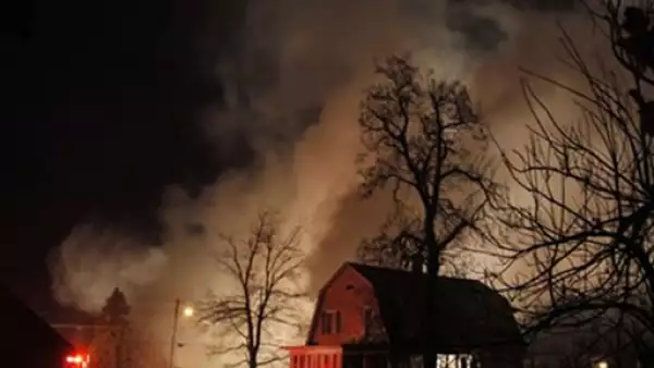 Las llamas y escombros fueron los únicos testigos del funesto suceso.