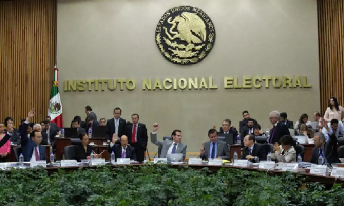 La multa fue aprobada unánimemente por los consejeros del INE. (Foto: Cuartoscuro)