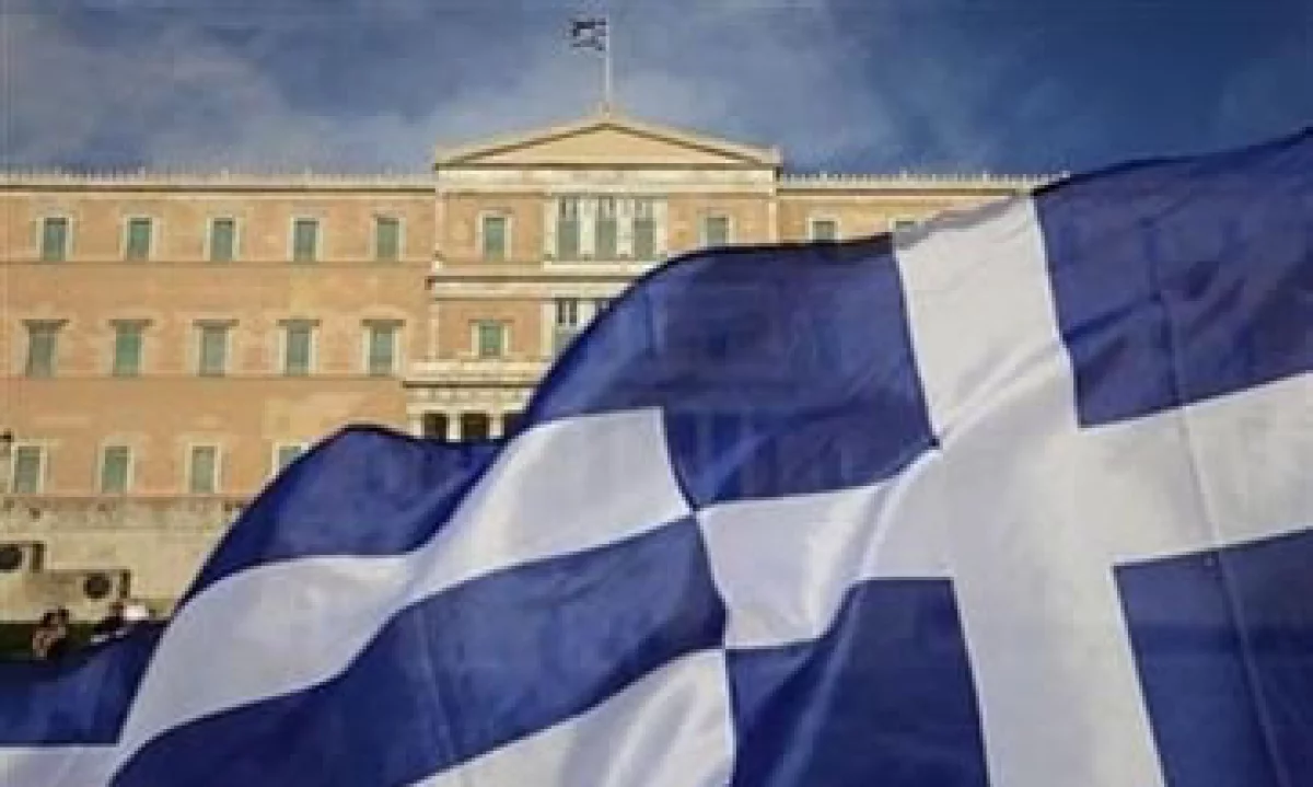 Grecia busca subir impuestos y recortar gastos para alcanzar un segundo fondo de rescate. (Foto: Reuters)