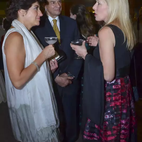 Laura Elena y Jorge Canales con Silvia Cochren