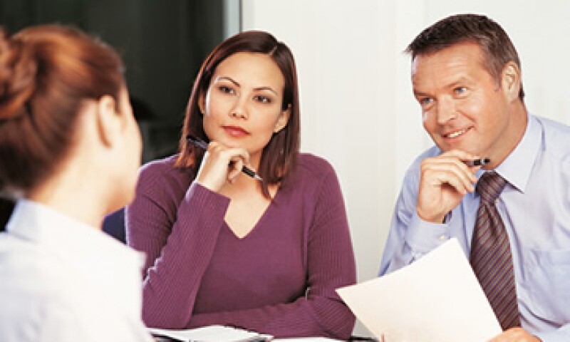 Durante las entrevistas de trabajo, las Pymes deben hacer breves anotaciones sobre los que les gustó del candidato y en lo que debería mejorar en caso de ser contratado. (Foto: Thinkstock)