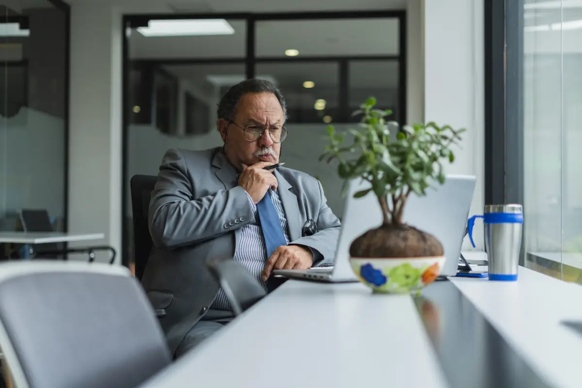 Entre lo útil y lo absurdo, el dilema de los beneficios públicos