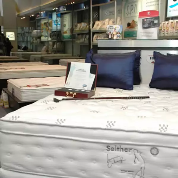 Presentación colchón Selther Lorena Ochoa