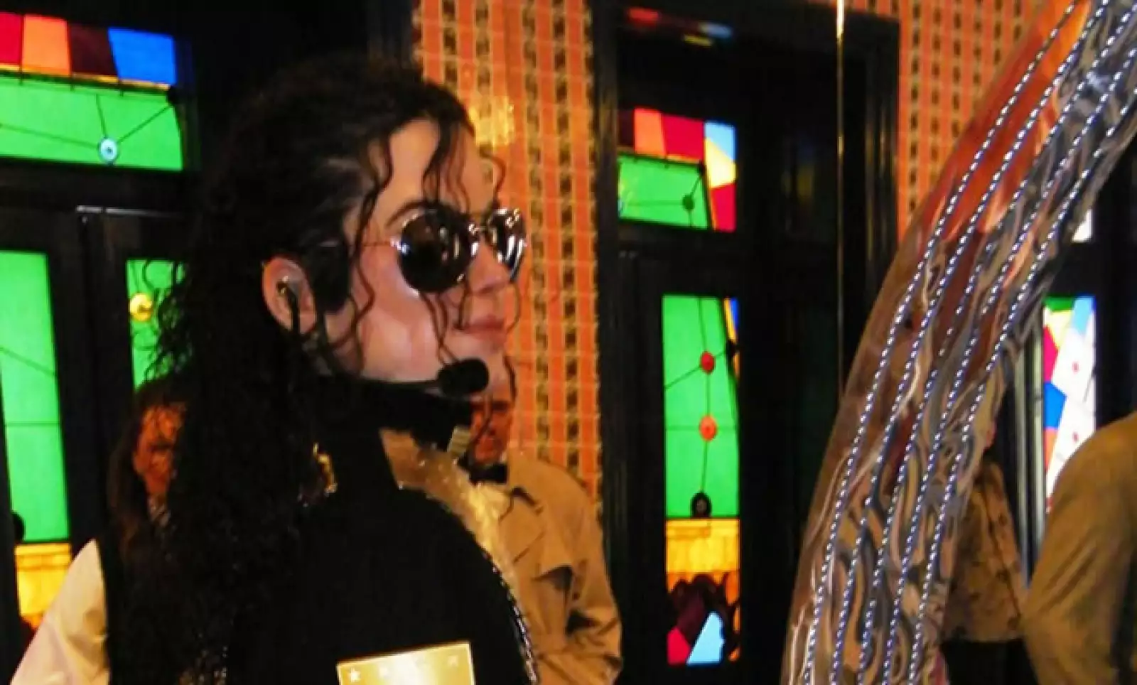 El Museo de Cera de la Ciudad de México presenta una nueva imagen del artista con motivo del segundo aniversario de su muerte.