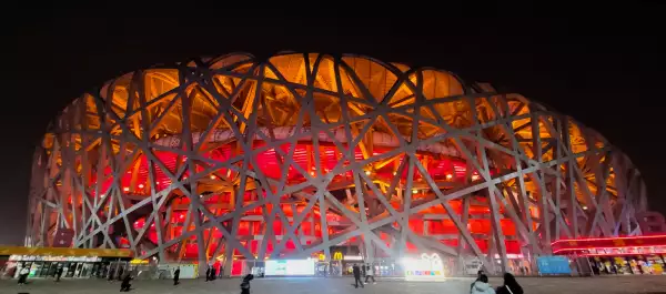Vista del Estadio Olímpico de Beijing, también conocido como el Nido de Pájaro por su arquitectura. El estadio acogerá las principales competiciones de atletismo para los Juegos Olímpicos de Verano de 2008, así como las ceremonias de apertura y cierre.