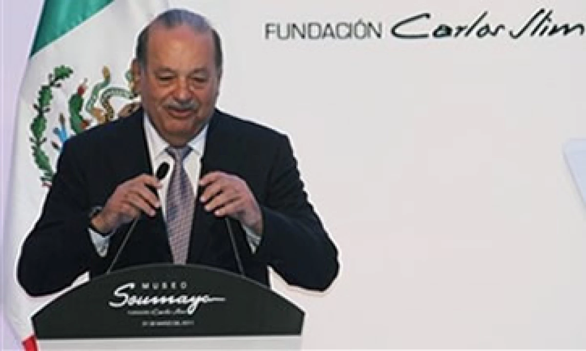 Los analistas prevén que Telmex reciba el permiso para ofrecer TV en 2012 o 2013. (Foto: AP)