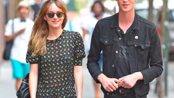 El ahora ex novio de la protagonista de 50 Shades of Grey terminó con ella poco antes del lanzamiento de la cinta.