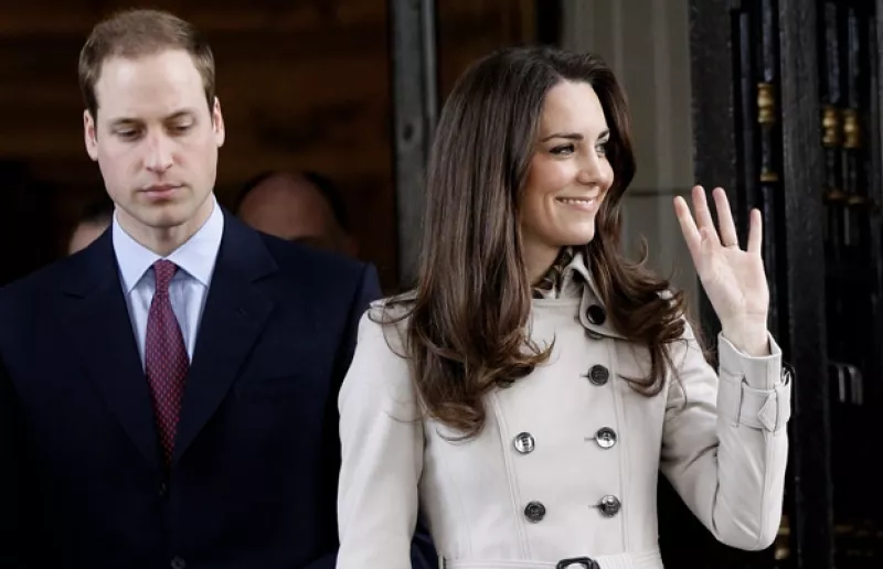 El príncipe tiene programado casarse con Kate Middleton el 29 de abril, pero los abogados dicen que el segundo en la línea para el trono británico debe ser prudente y firmar el acuerdo monetario.