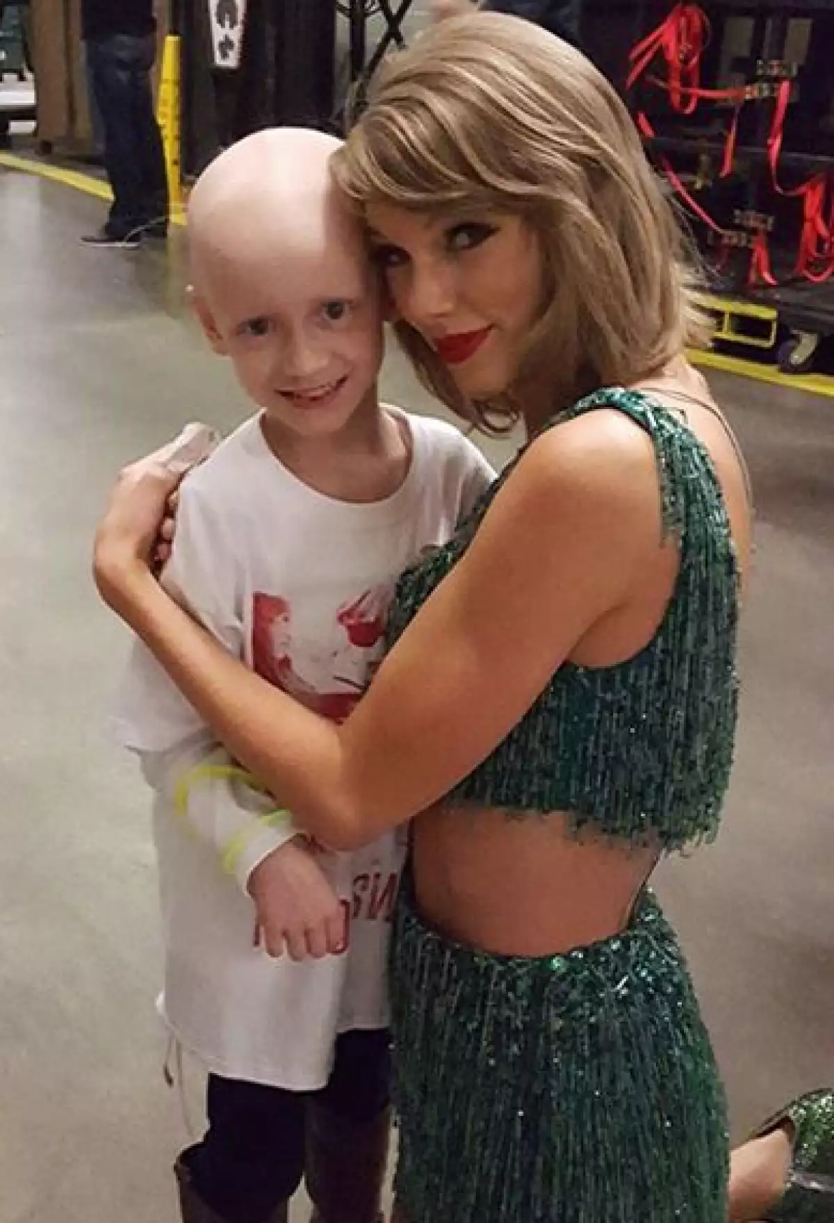 El día en que Taylor conoció a Taylor. Una niña de seis años que sufre un raro tipo de cáncer conoció a su ídolo después de asistir a uno de sus conciertos en Atlanta.