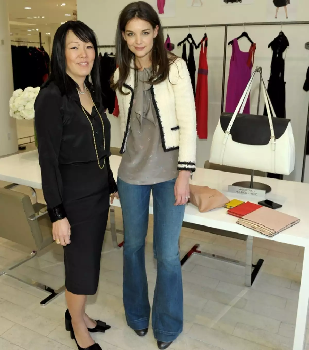 Luego de recibir buenas críticas por su pasada colección Katie Holmes no se presentará esta New York Fashion Week. Las razones aún son inciertas.