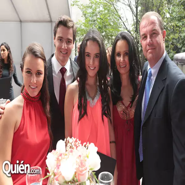 Isabel Cabrejas,Tomás Cabrejas,Ana Mary Cabrejas,Maribel Ruiz,Tomás Cabrejas