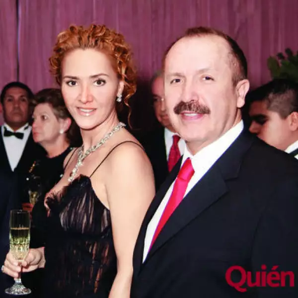 Angélica Fuentes, Francisco Roser