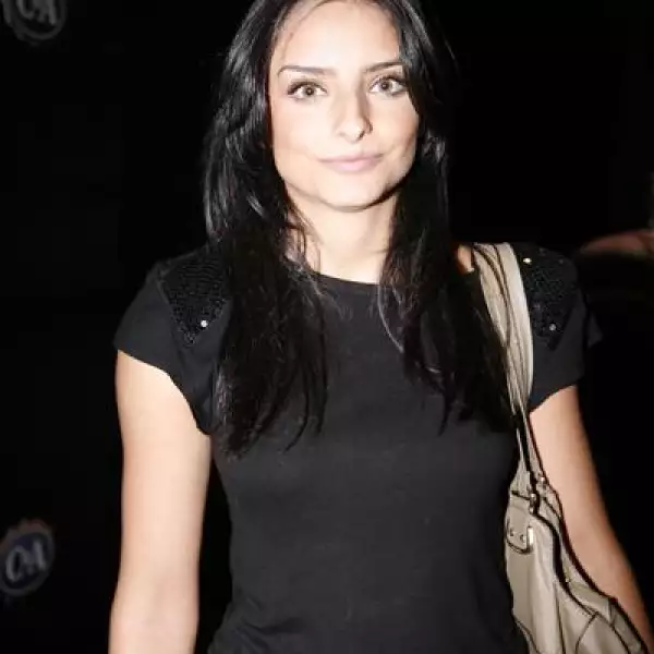 Presentación ropa estilo Thalia