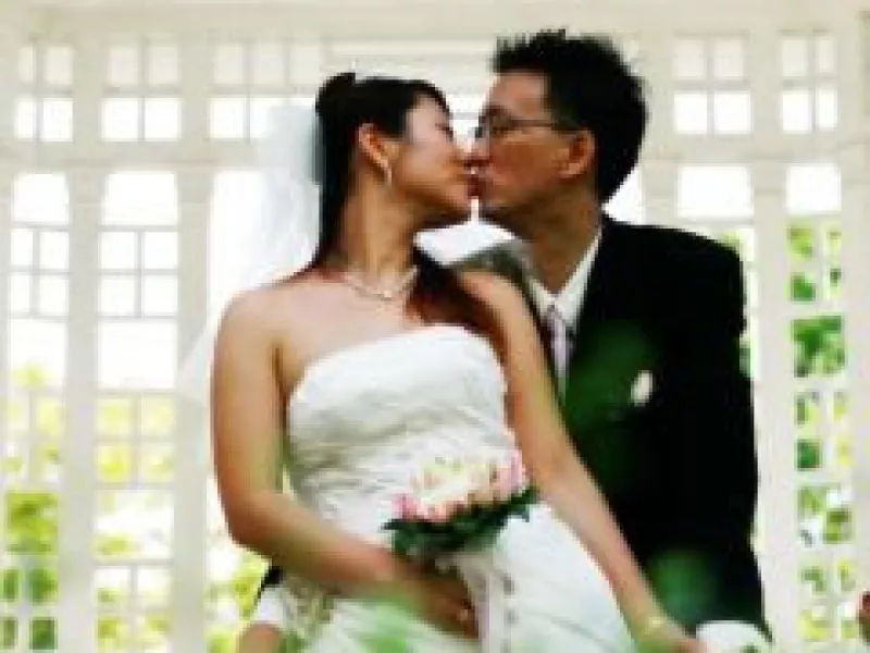 Muchos novios en Japón no quieren invitar a sus propios conocidos, así que invitan a sustitutos a sus bodas. (Foto: Cortesía SCX)