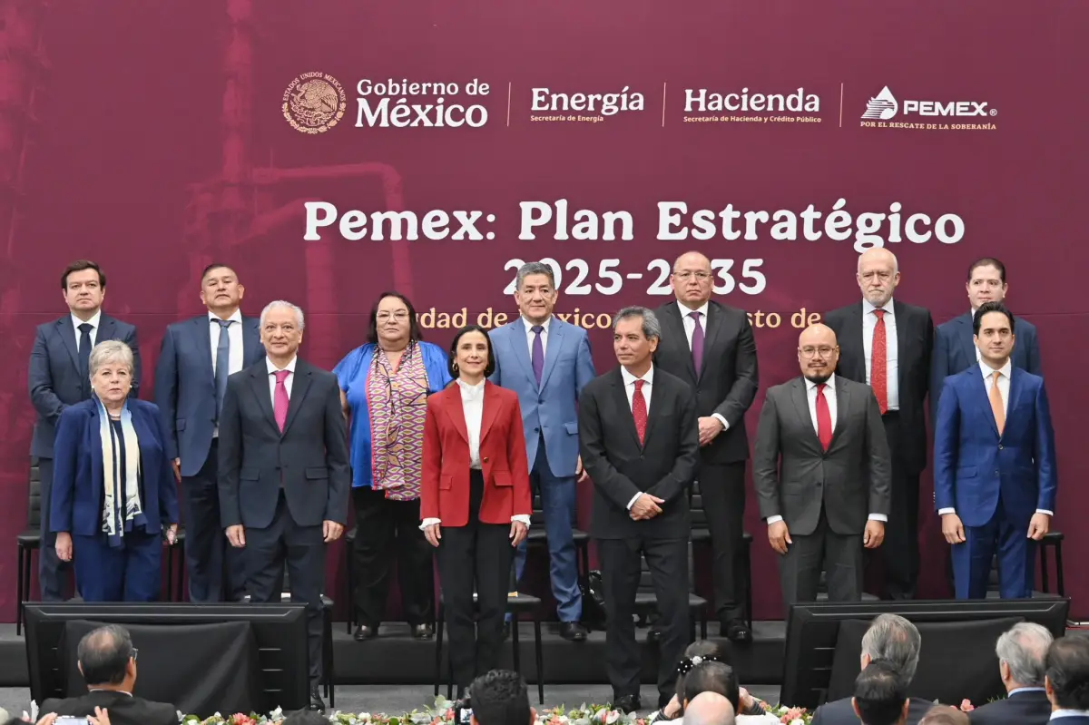 Especialistas cuestionan rescate de Pemex con su nueva estrategia