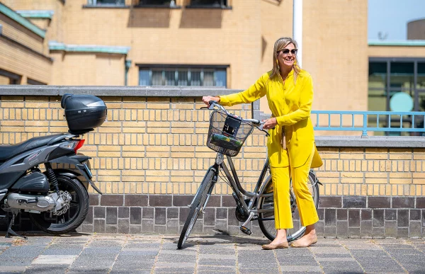 Maxima-de-holanda-bicicleta