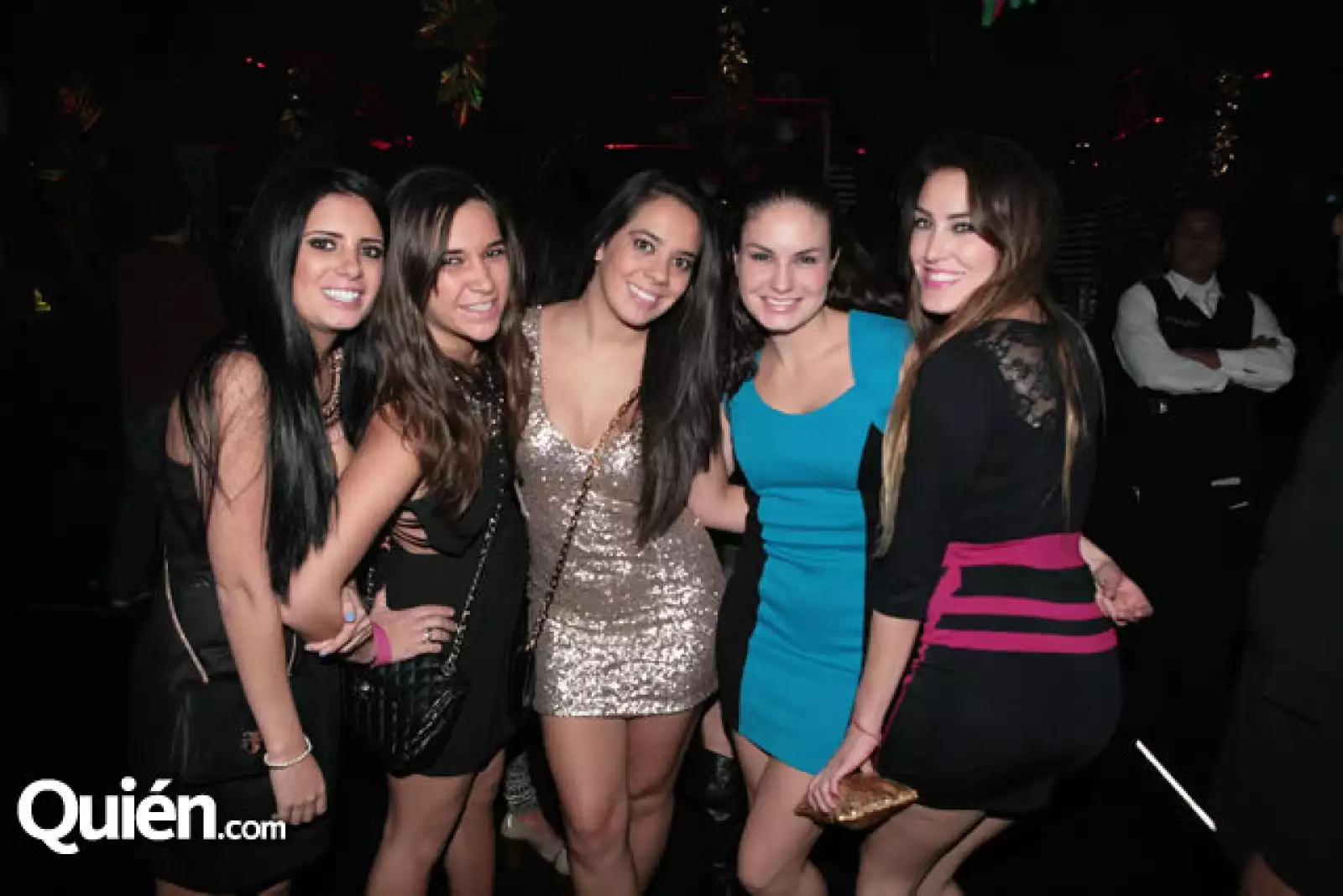 Daniela Sosa, Alessandra Stenger, Laura Millán y Susana y Sofía Morán