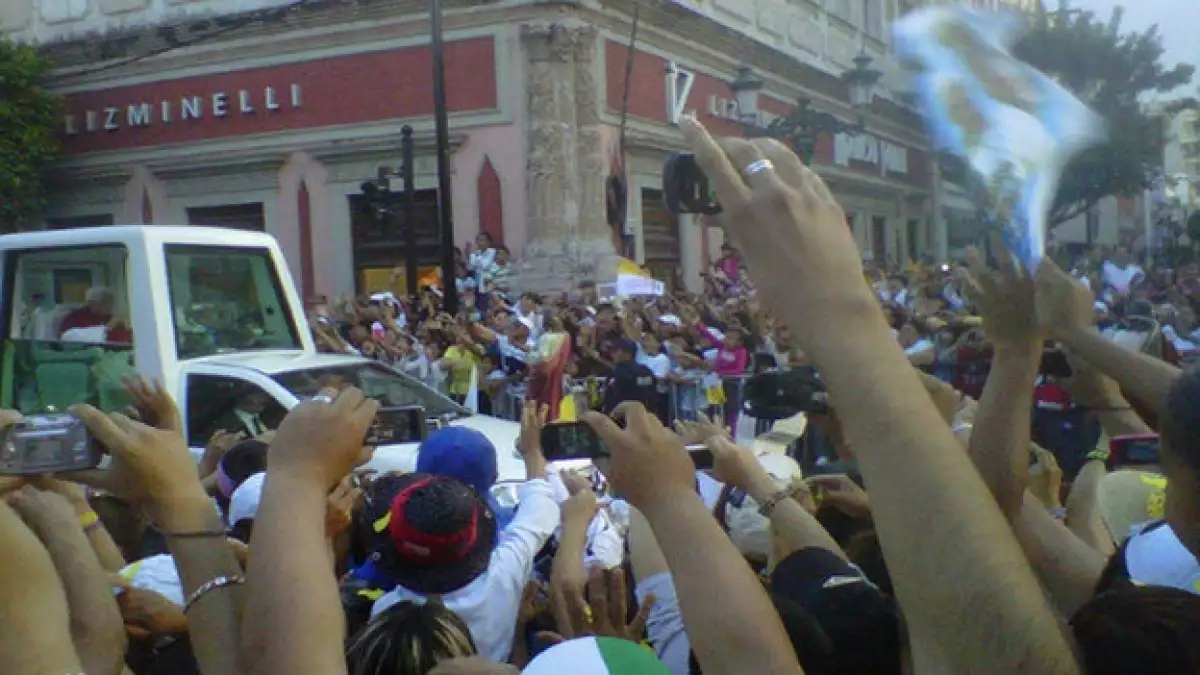 papa, leon, benedicto, guanajuato, mexico, papamovil, valla