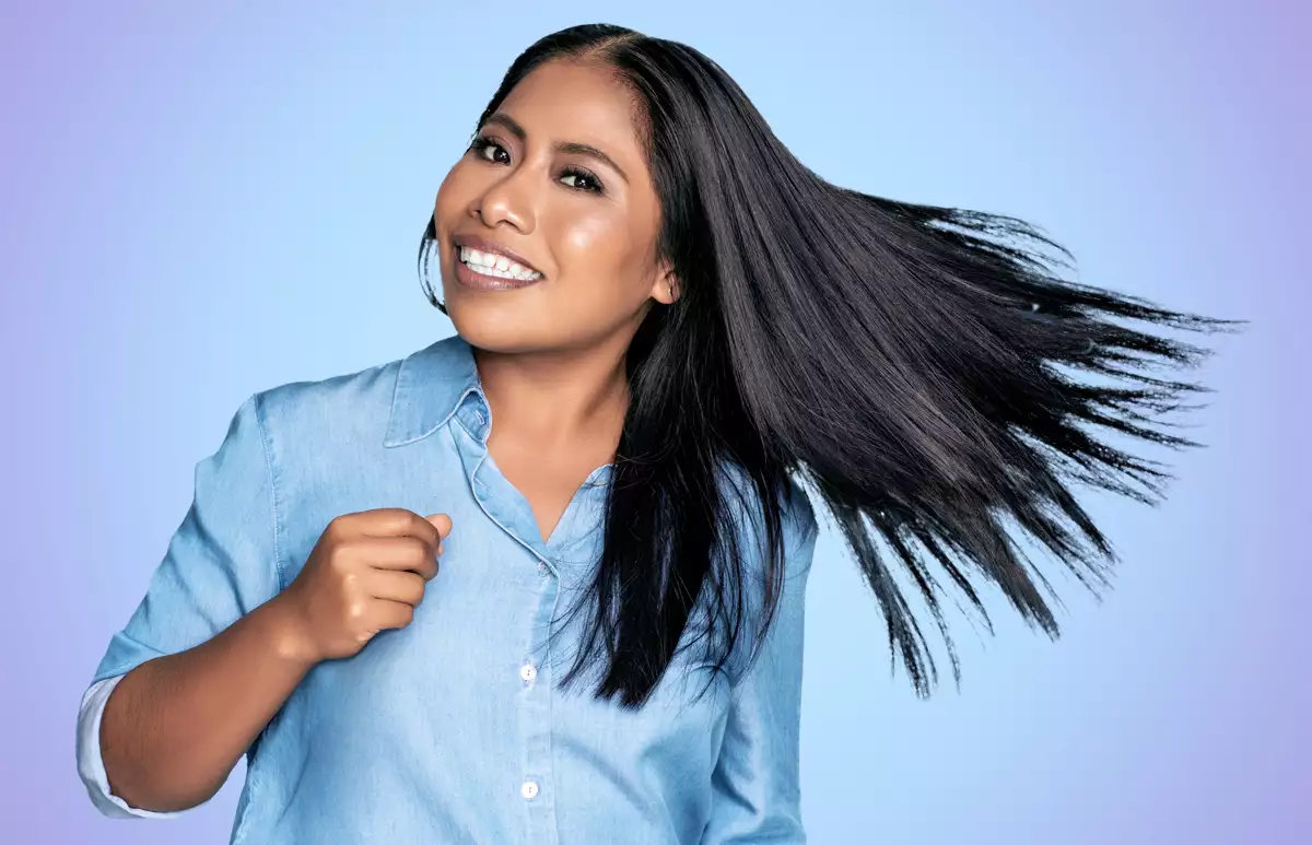 YALITZA APARICIO-HEAD AND SHOULDERS-PELUCAS ONCOLOGICAS-PELUCA-DONACION-PELO-CABELLO-TRENZA-TRENZAS-CANCER.jpg