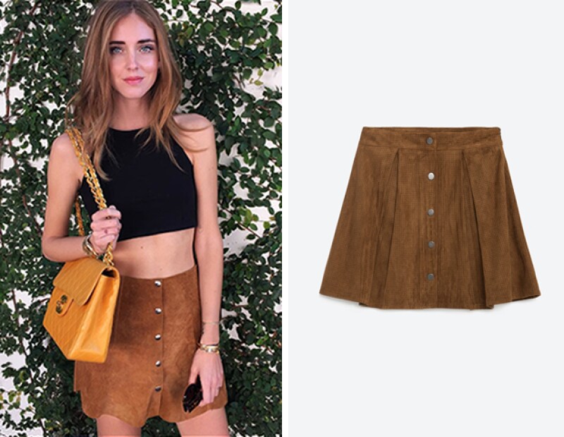 Chiara Ferragni levantó el look con una bolsa Chanel oversize en color mostaza.