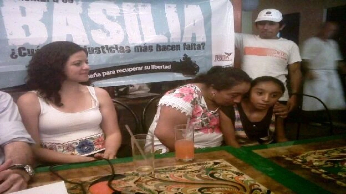 Basilia Ucan en conferencia de prensa