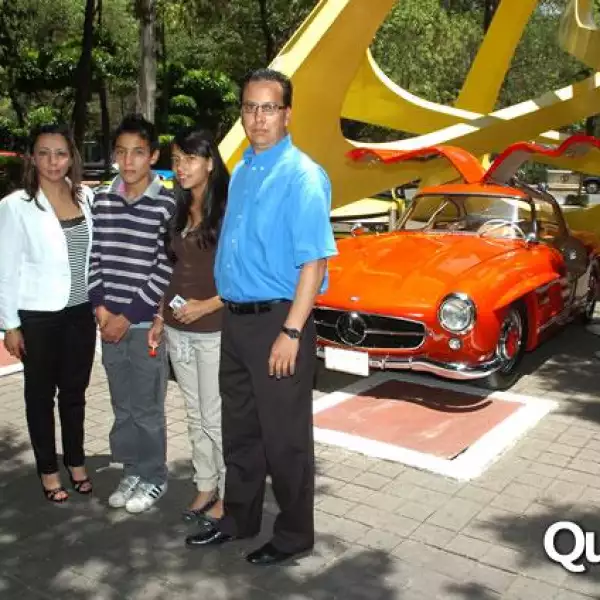 Exhibición de autos clásicos