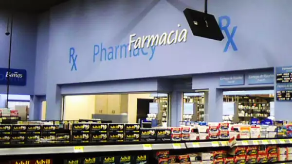 Los letreros están en inglés y español para atender a varios mercados.