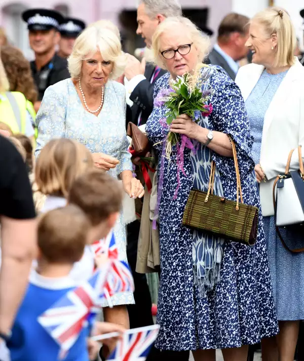 Camila de Cornualles y Amanda MacManus
