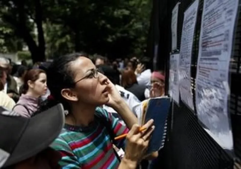 Si ya fuiste a la Embajada, o conoces a alguien que lo haya hecho, cuéntanos su experiencia. (Foto: AP)