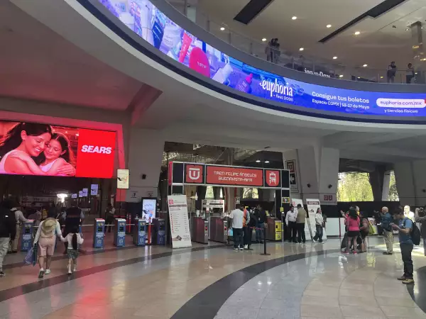 tren suburbano - AIFA