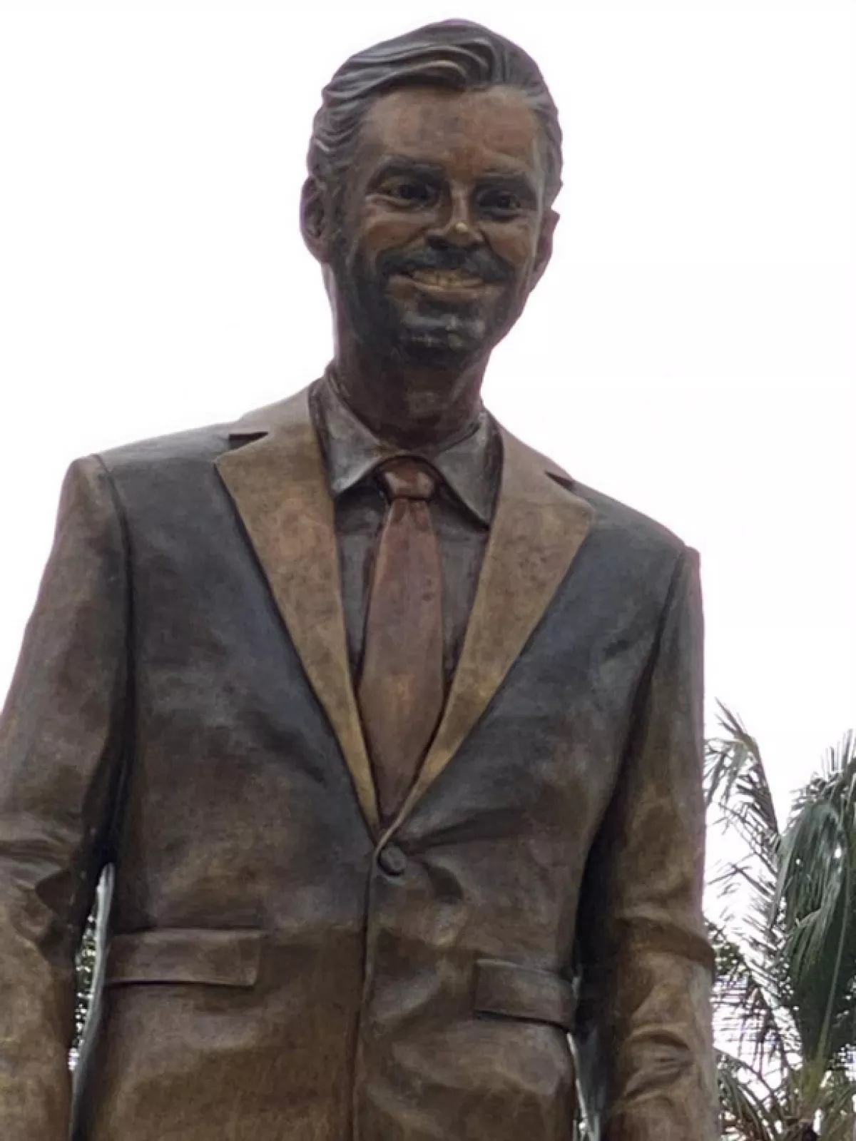 Estatua de Eugenio Derbez 