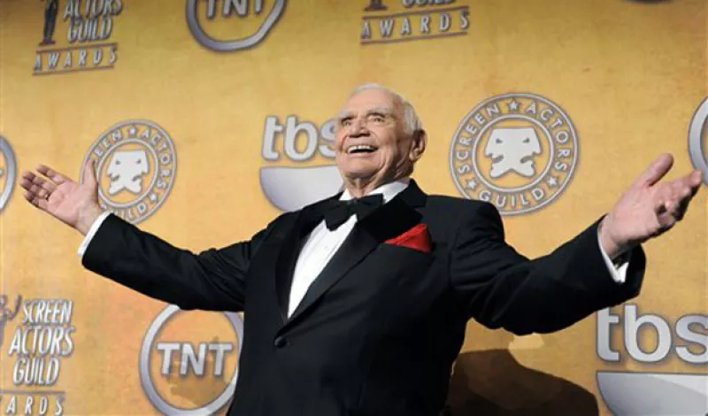 El actor estadounidense y ganador de un Oscar falleció a los 95 años.