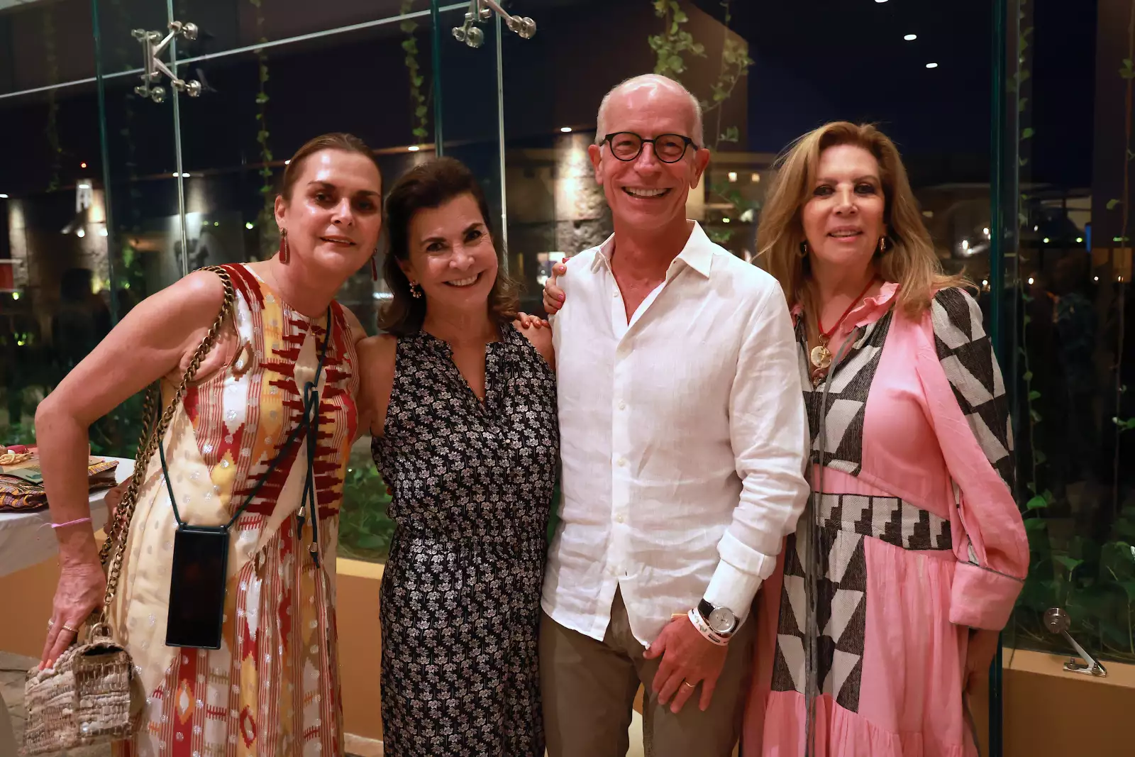 Mónica Romo, Mónica Arriaga, Eduardo y Regina Borja