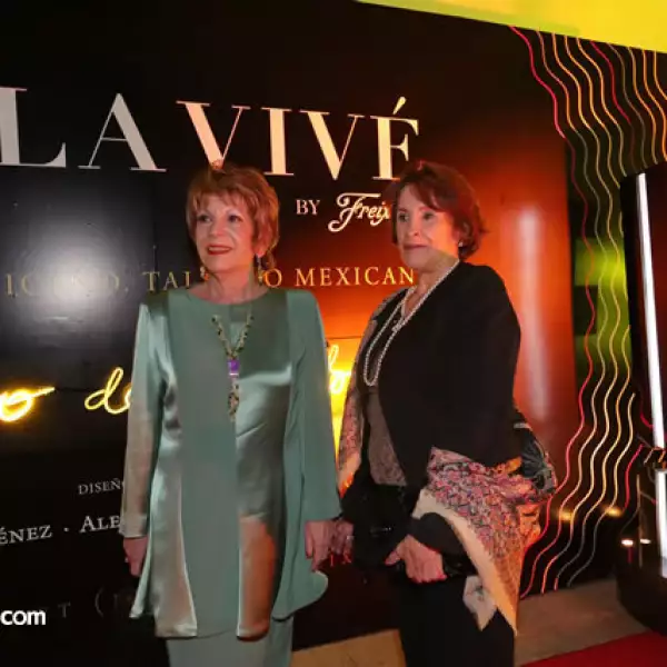 Nelly Machiavelo y Odette de Anda