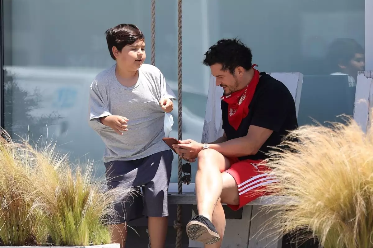 Flynn y Orlando Bloom