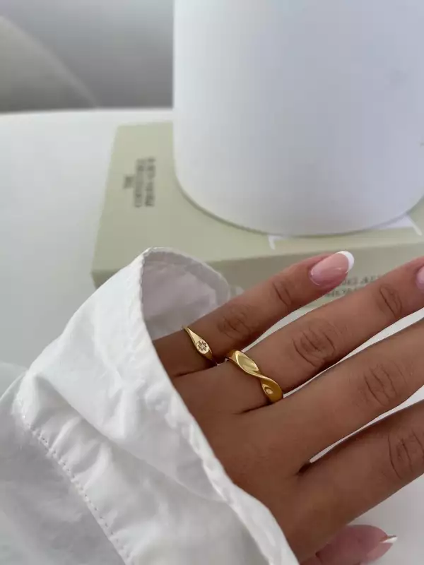 pinky rings minimalistas.jpg