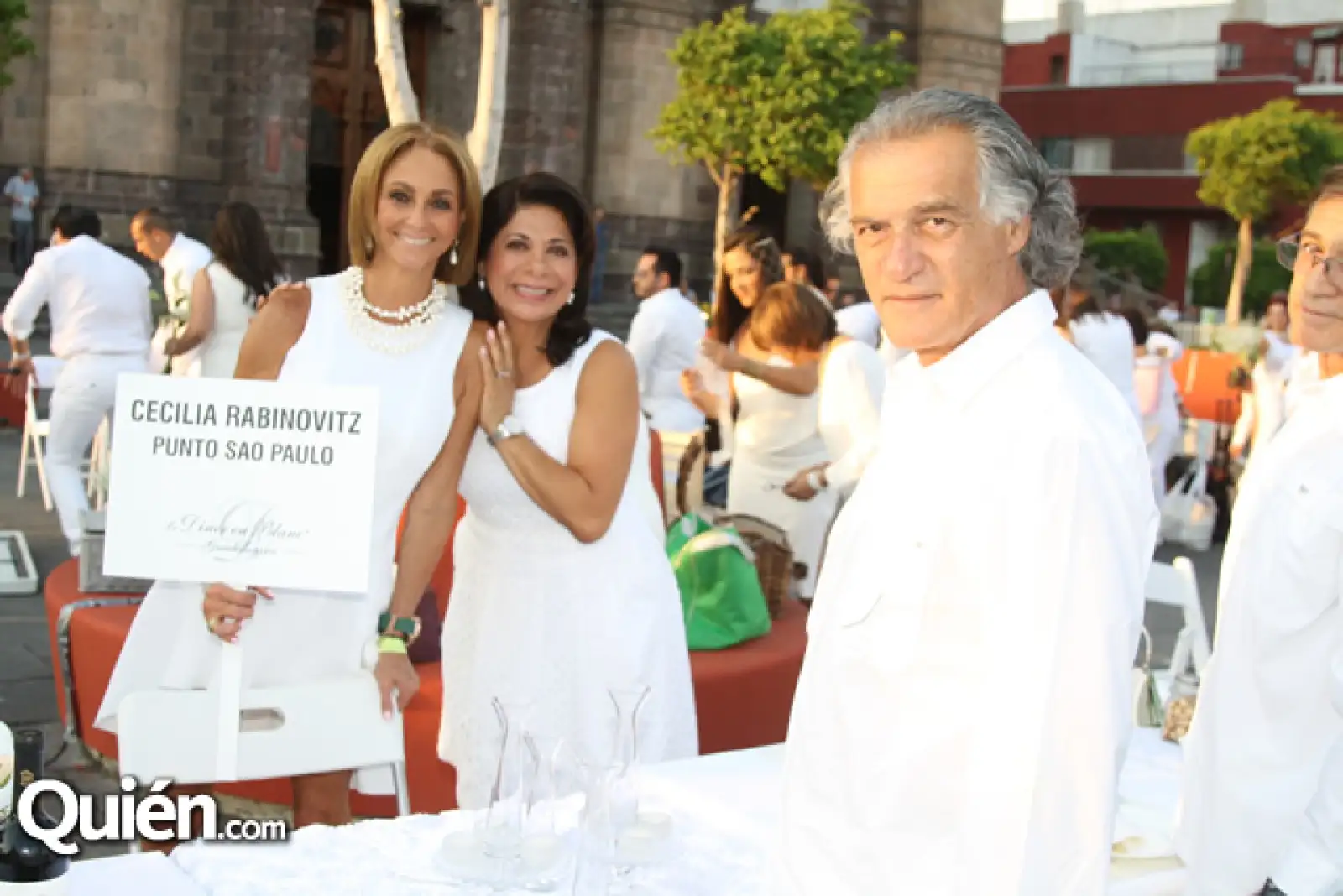 Cecilia Y Ricardo Elias con Isabel Briseño