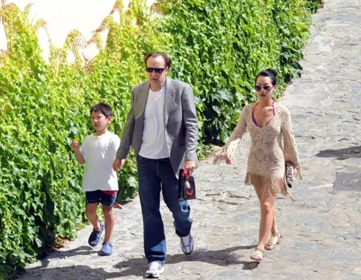 Nicolas es muy precavido con la vida privada de su hijo.