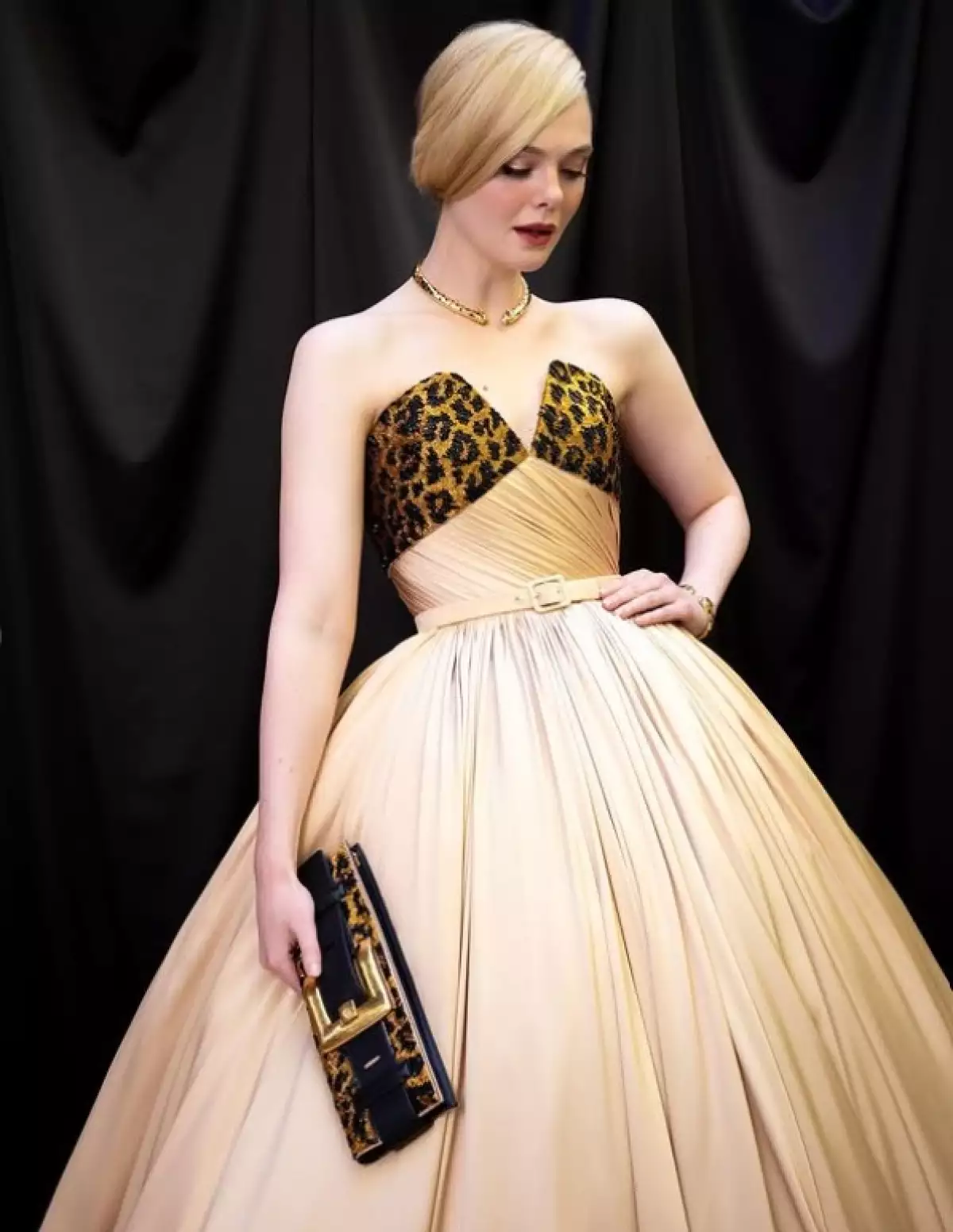 Golden Globes Elle Fanning.