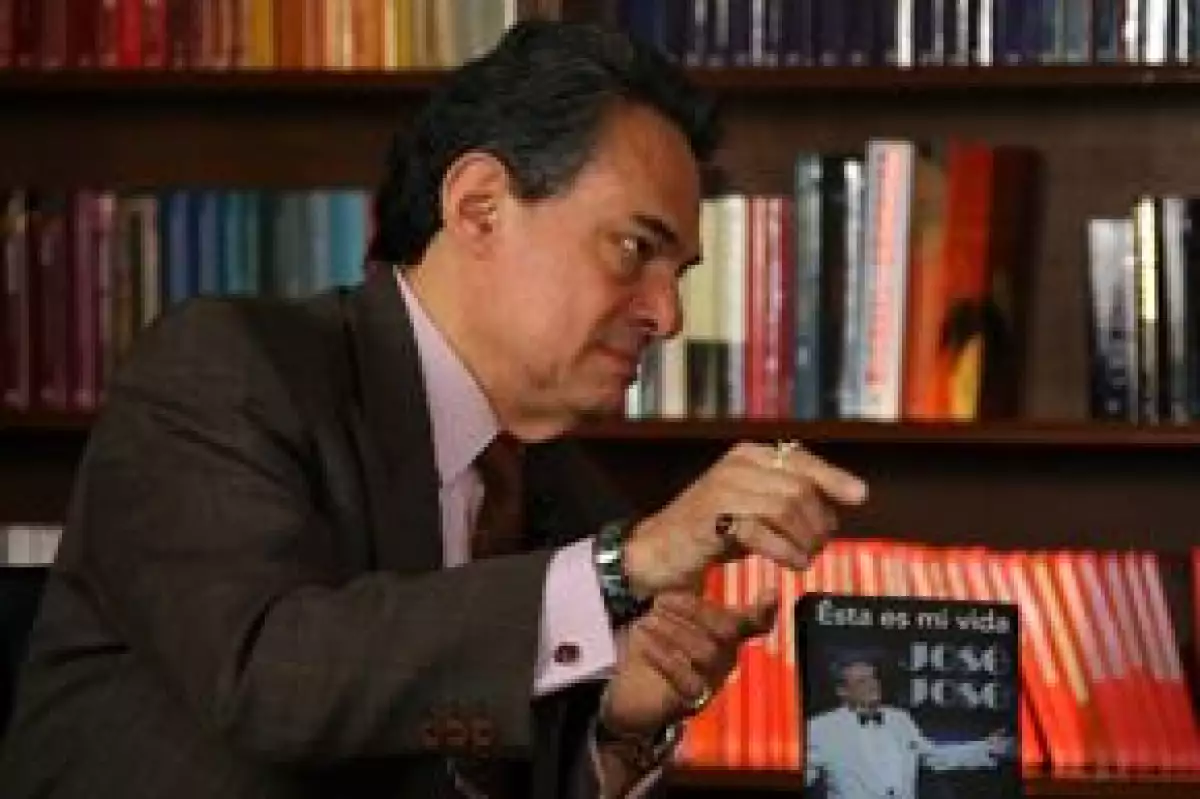 El cantante mexicano nunca pensó que la diabetes podría eventualmente dejarlo ciego, pero gracias a una terapia recobró la vista y ahora lidera una campaña para hispanos sobre la retinopatía diabética